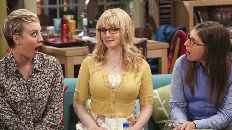 Penny, Bernadette e Amy.