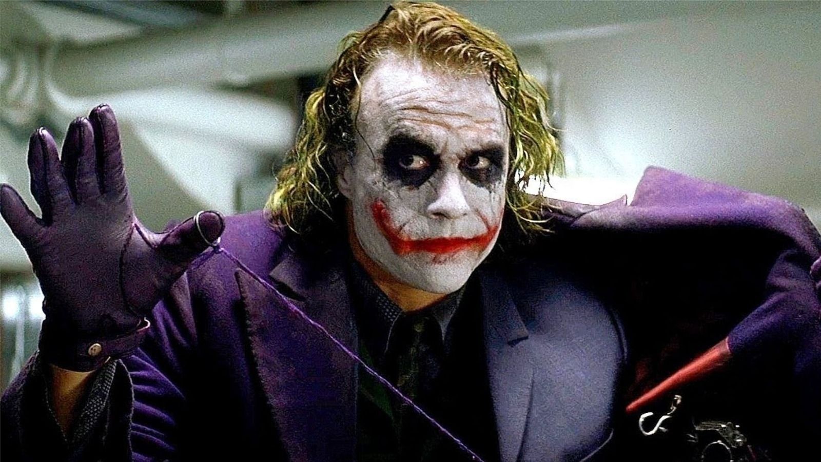  Heath Ledger como O Coringa