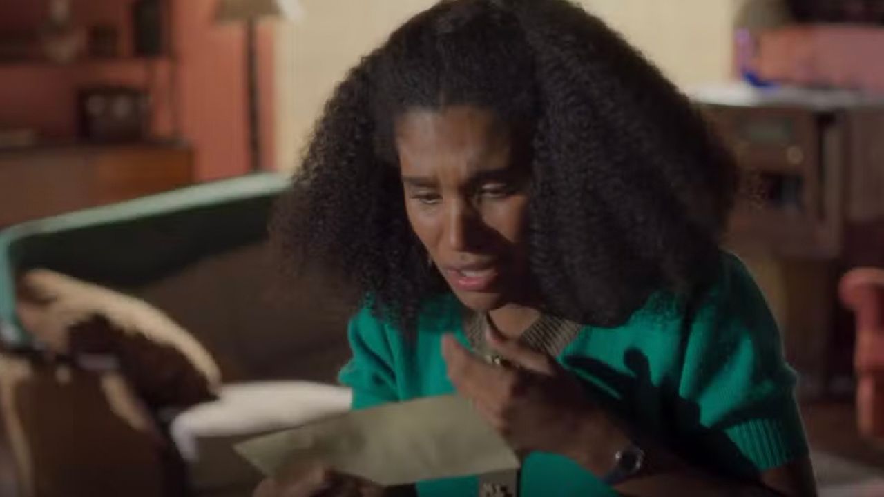 No capítulo anterior, Glorinha (Mariana Sena) ficou atordoada com o conteúdo de uma carta