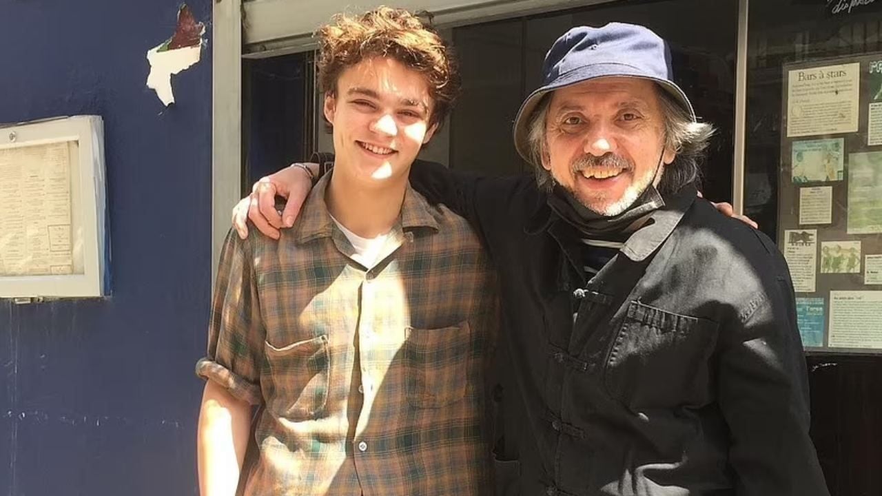 Jack Depp (à esquerda) e Edouarde Chueke, proprietário do restaurante libanês L'Area em Paris.