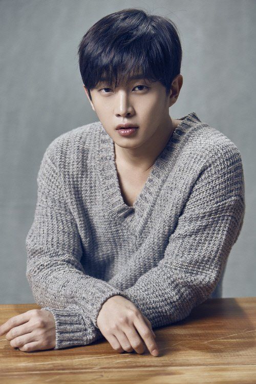 Min-Suk Kim : A biografia - AdoroCinema
