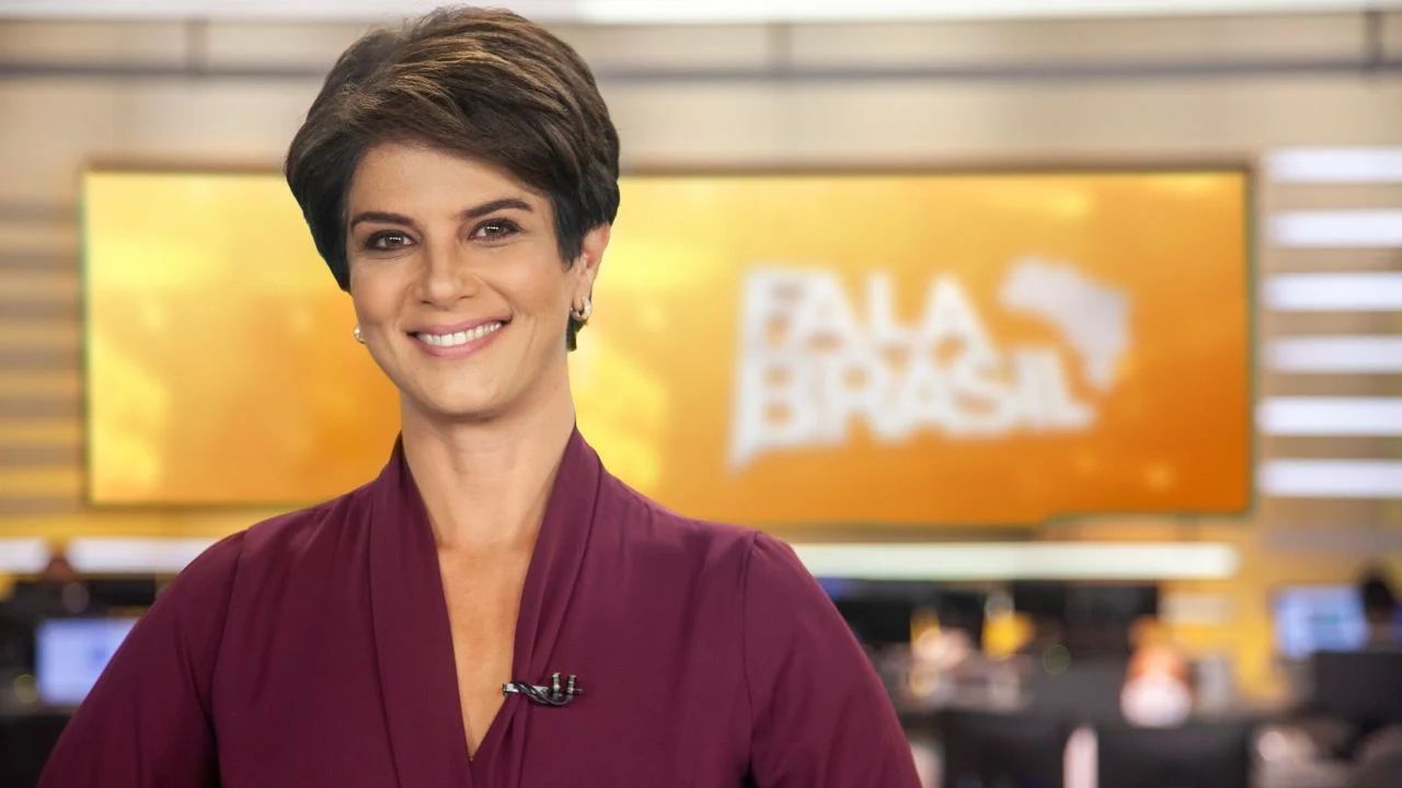 Mariana Godoy no comando do Fala Brasil