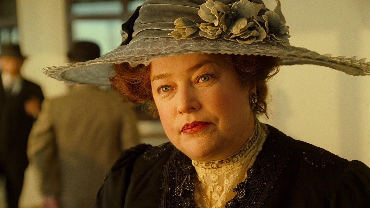 Kathy Bates como Molly Brown
