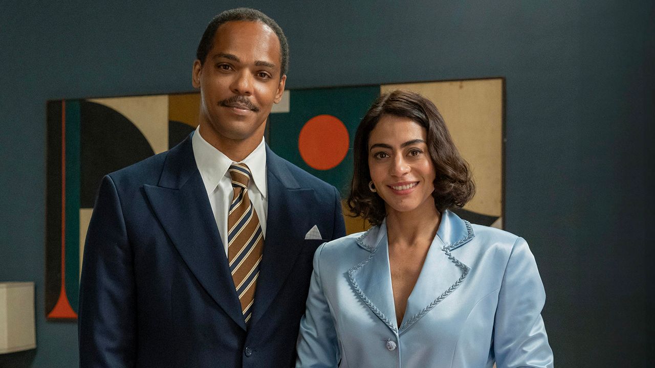 Gregório (Rocco Pitanga) e Clarice (Carol Castro)