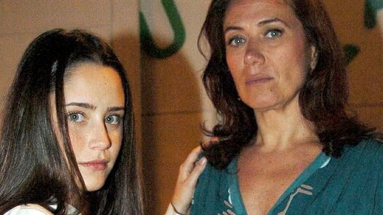 Nanda (Fernanda Vasconcellos) e Marta (Lilia Cabral) em Páginas da Vida