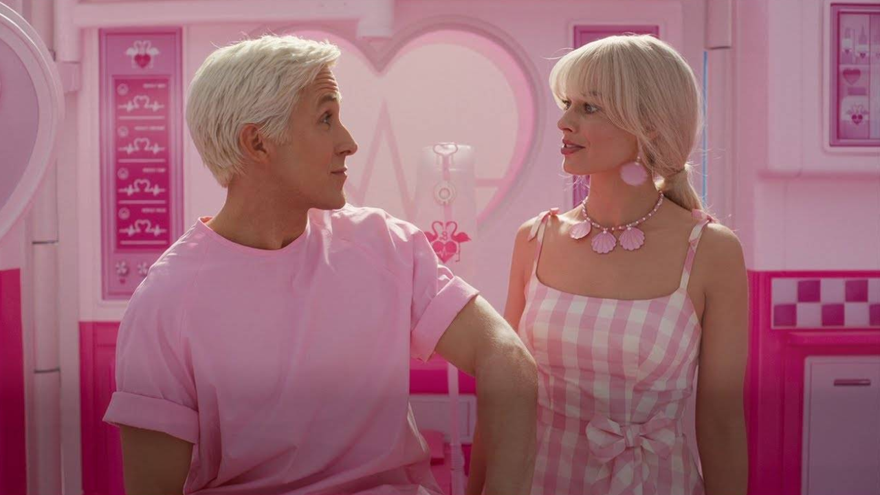 Ryan Gosling e Margot Robbie em cena de Barbie.