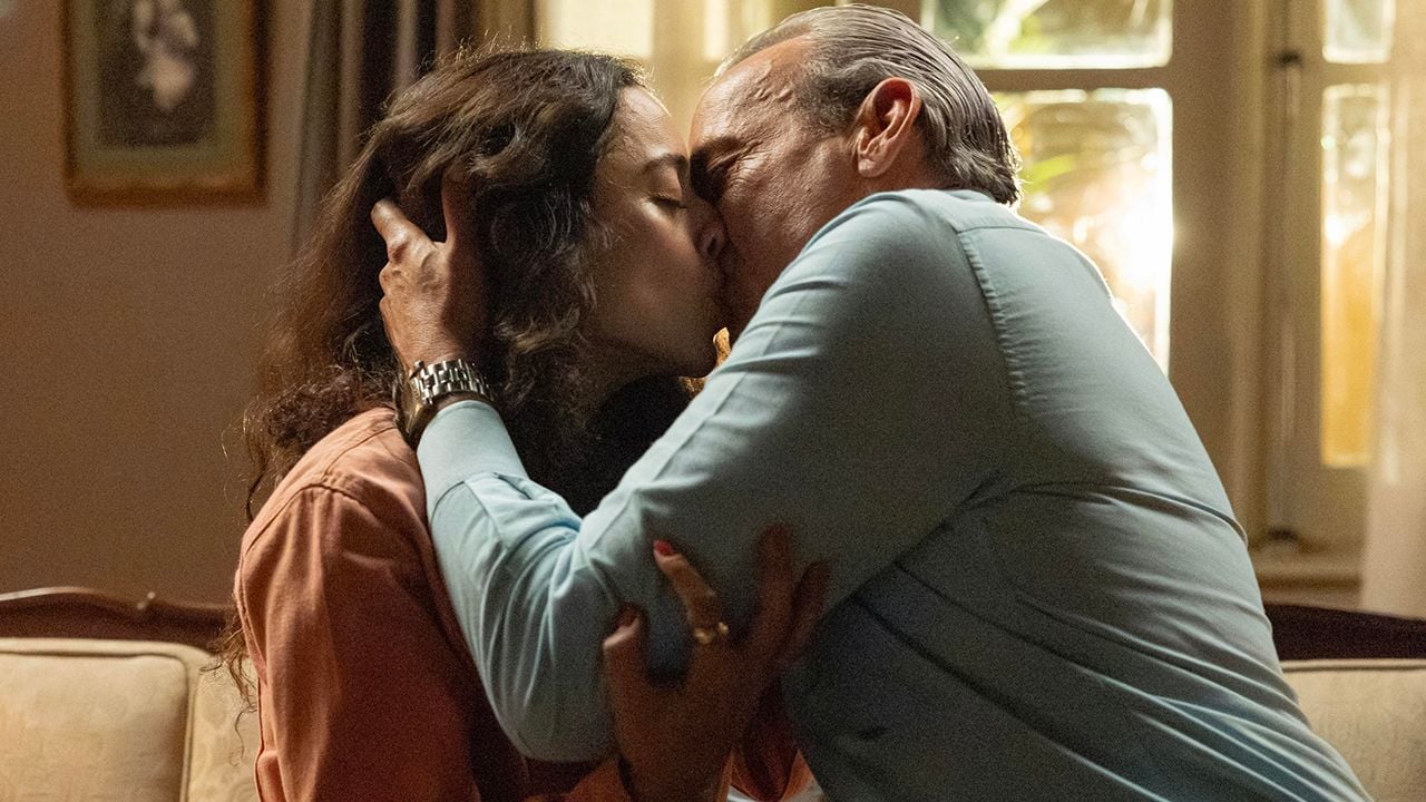 Lyris (Pri Helena) e Ulisses (Alexandre Borges)