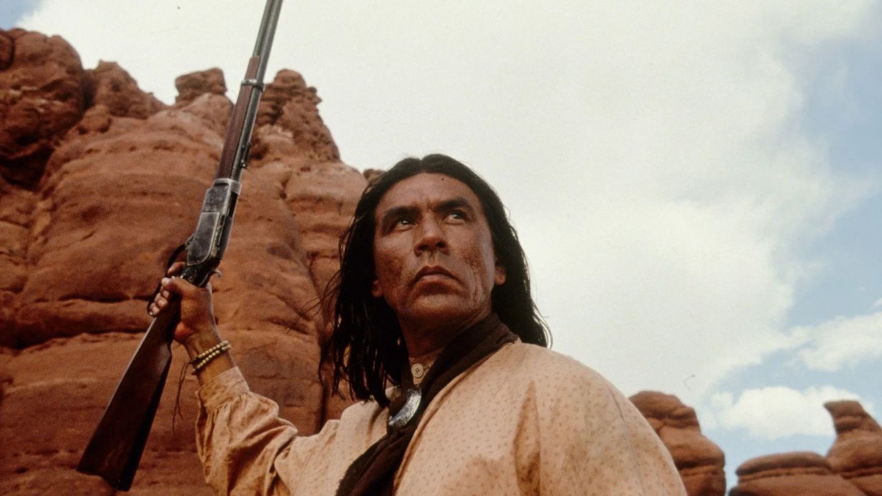 Wes Studi em Gerônimo – Uma Lenda Americana