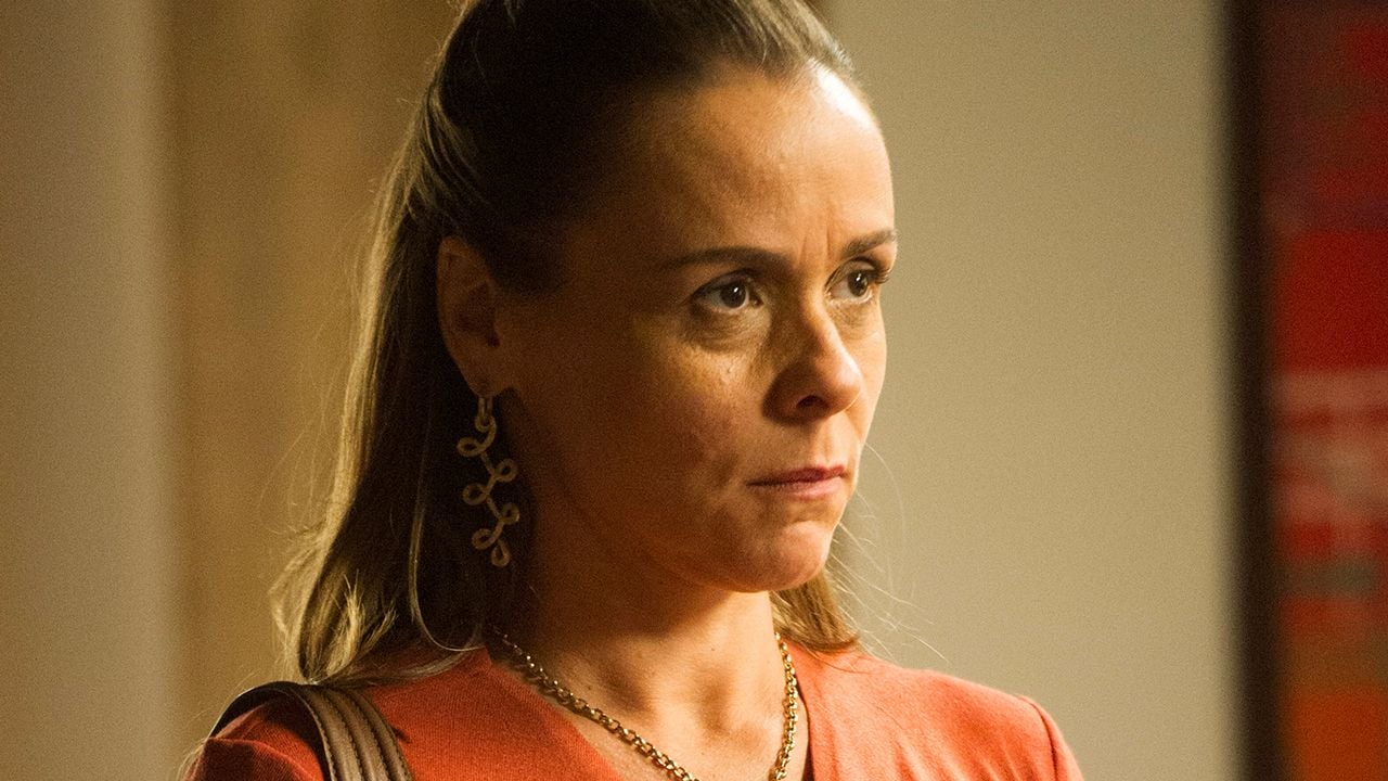 Giulia Gam como Carlota em Boogie Oogie