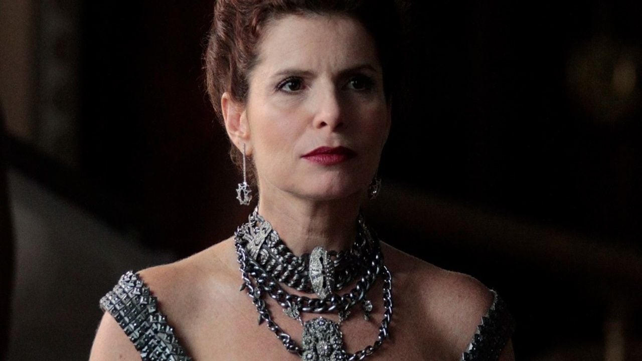 Débora Bloch como Úrsula, de Cordel Encantado