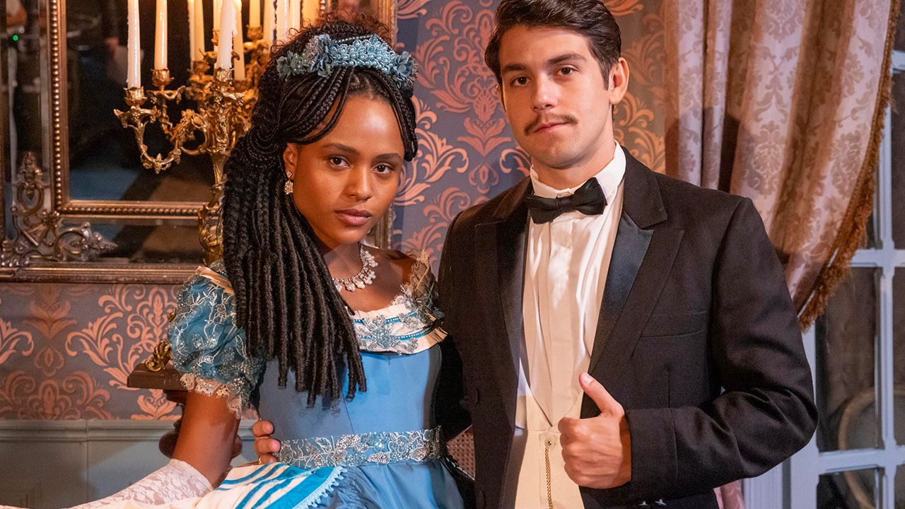 Beatriz topa fingir romance com Cássio