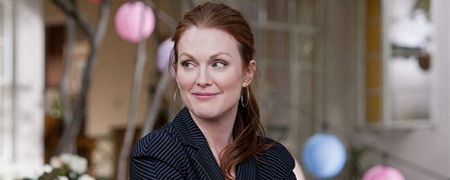 Julianne Moore será a mãe de Carrie, a estranha, em refilmagem