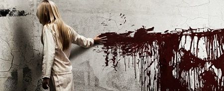 O terror Sinister com Ethan Hawke divulga trailer e cartaz em movimento