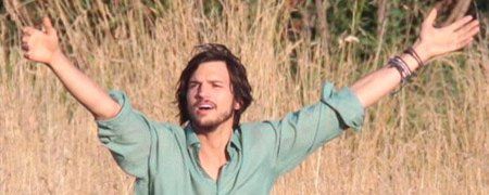 Divulgadas novas fotos de Ashton Kutcher caracterizado como Steve Jobs