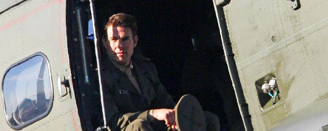 Tom Cruise fecha praça em Londres para a filmagem de All You Need Is Kill, veja as fotos