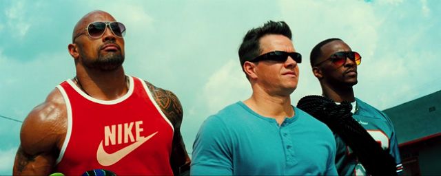 Músculos, explosões, Mark Wahlberg e Dwayne Johnson no trailer de Pain and Gain