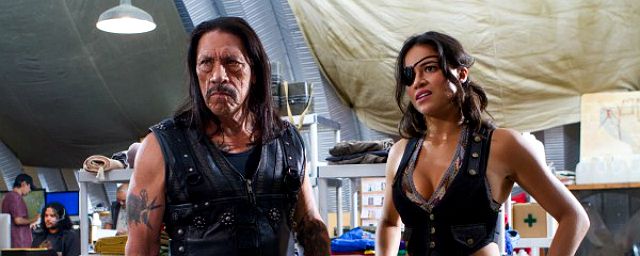 Danny Trejo enfrenta Mel Gibson em novo trailer de Machete Mata