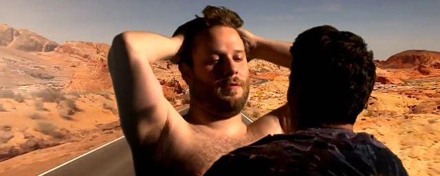 James Franco e Seth Rogen juntinhos em divertida paródia do videoclipe de Kanye West
