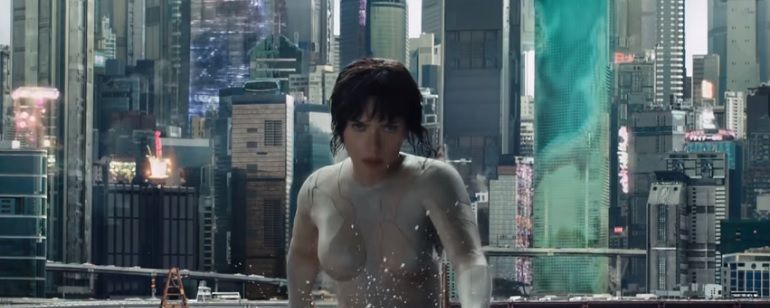 Scarlett Johansson é lutadora invisível em novo vídeo de Ghost In The Shell