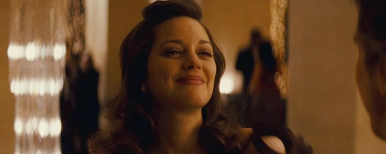 Marion Cotillard fala sobre aquela polêmica cena de Batman - O Cavaleiro das Trevas Ressurge