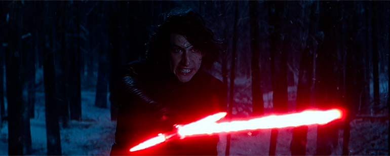 Adam Driver defende que Star Wars: Episódio VIII não tenha trailers antes de chegar aos cinemas