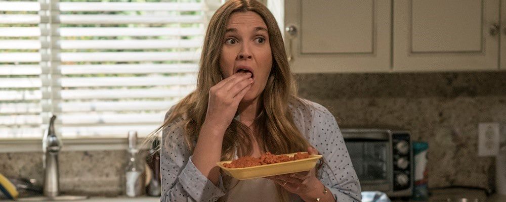Santa Clarita Diet: Nova comédia da Netflix ganha trailer sangrento e cartaz