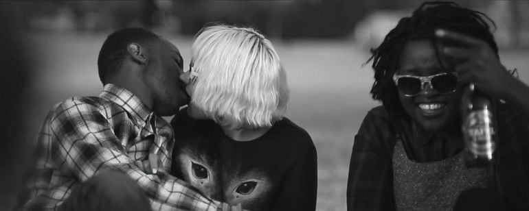 Exclusivo: Jovens sul-africanos fazem de tudo no trailer nacional do drama Eles Só Usam Black Tie