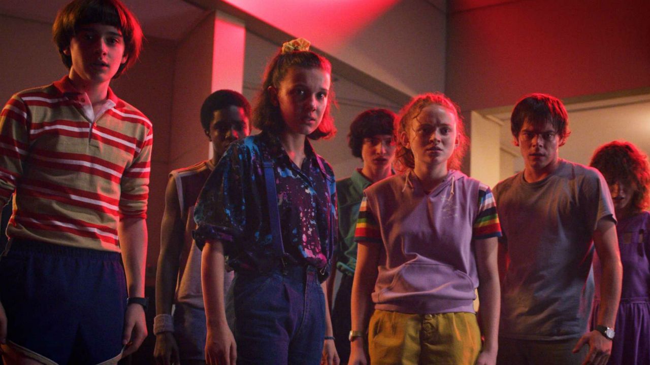 Stranger Things 4: novas fotos confirmam retorno de personagem