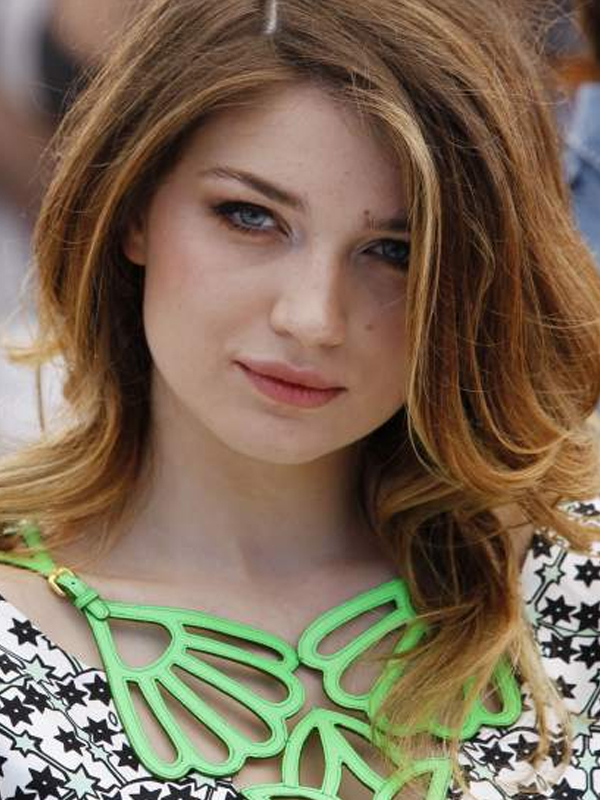 Next photo of Eve Hewson