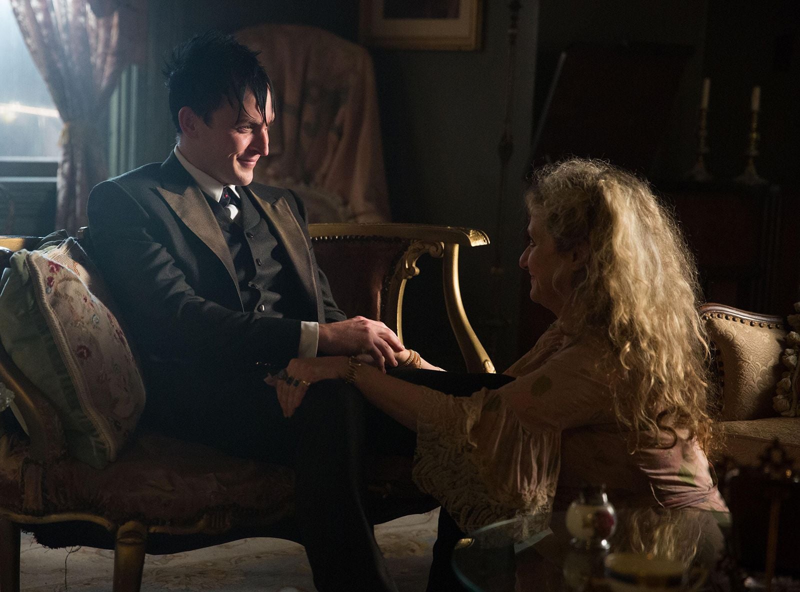 Foto de Carol Kane - Gotham (2014) : Fotos Robin Lord Taylor, Carol ...