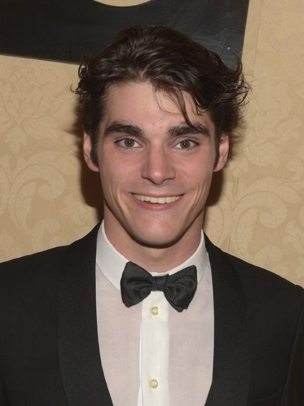 RJ Mitte AdoroCinema