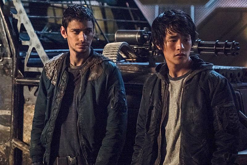 The 100 : The 100 : Fotos Devon Bostick, Christopher Larkin - 331 no ...