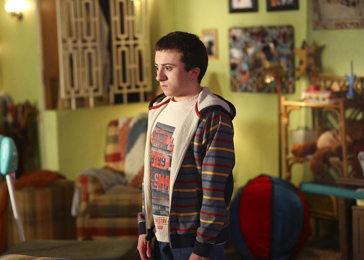 how old is atticus shaffer in the middle - Ilustrasi 2