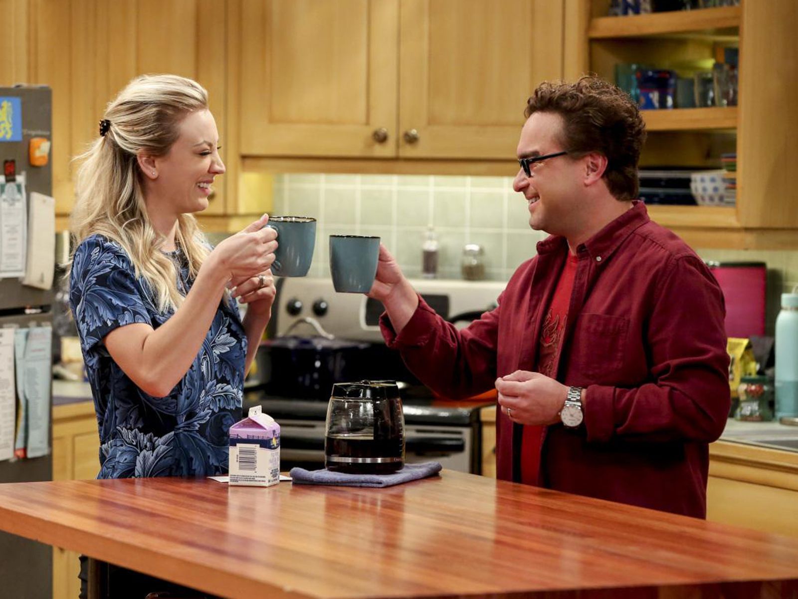 The Big Bang Theory : The Big Bang Theory : Fotos Kaley Cuoco, Johnny ...