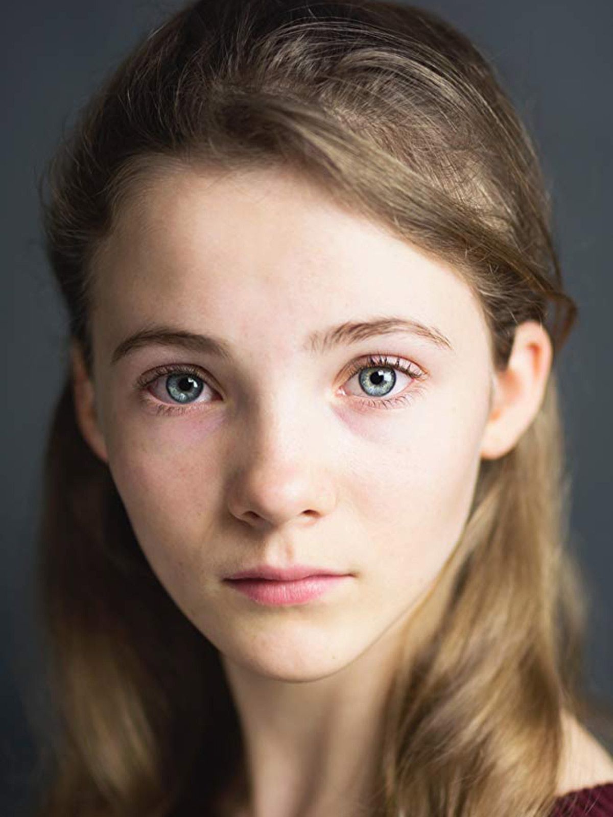 Freya Allan - AdoroCinema