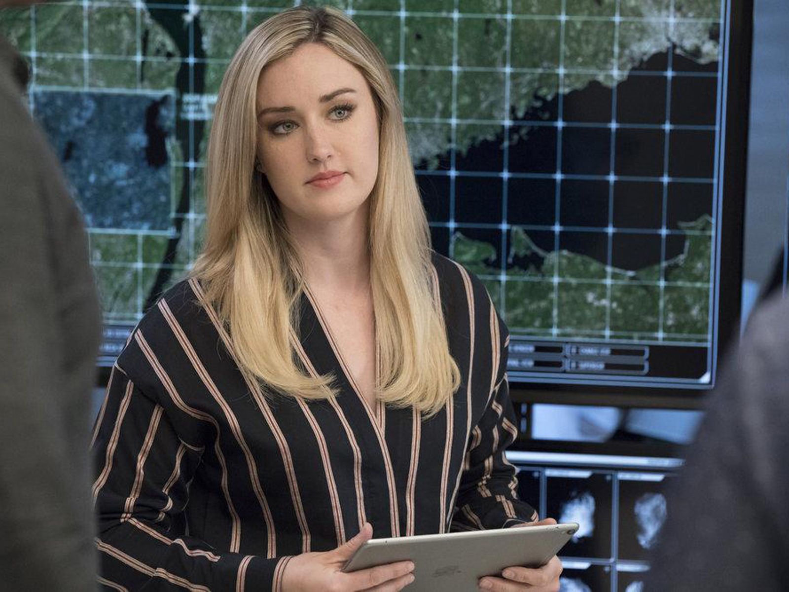 E ontem (25) Ashley Johnson - Portal Blindspot Brasil