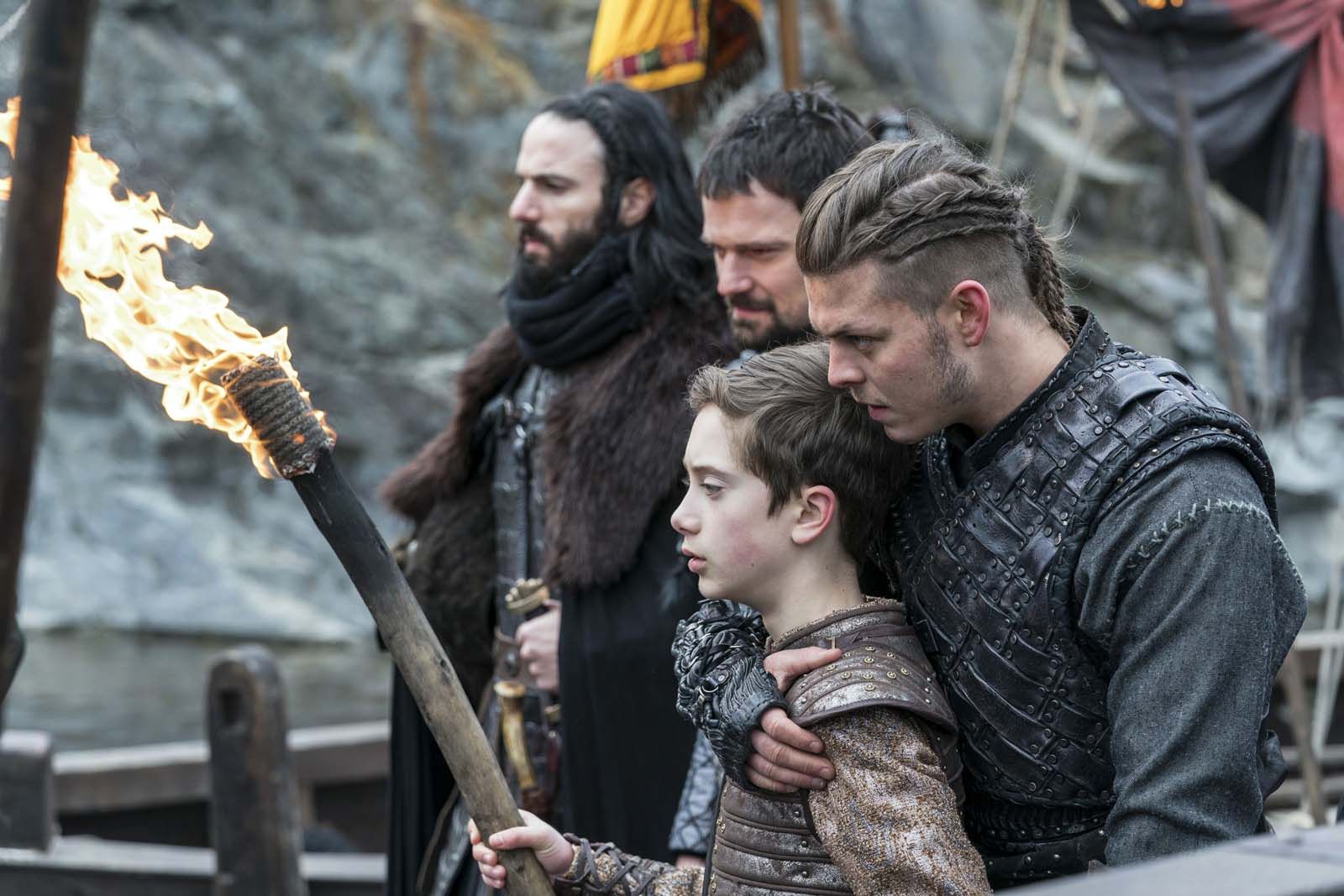 Astro da série Vikings, Alex Høgh Andersen, virá ao Brasil - Notícias Série  - como visto na Web - AdoroCinema