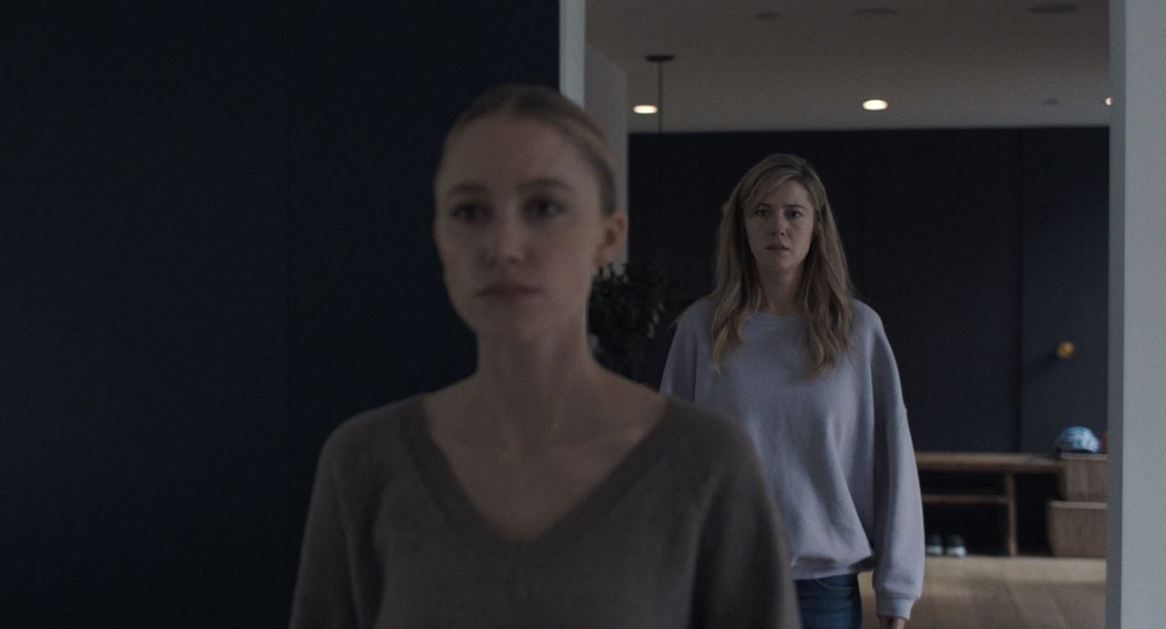 A Mão Que Balança o Berço : Fotos Mary Elizabeth Winstead, Maika Monroe