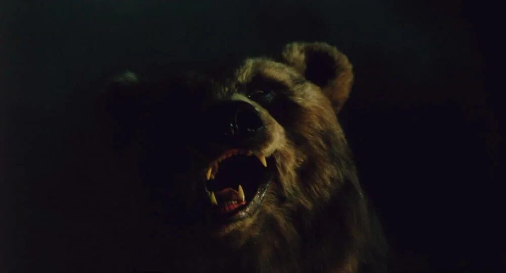 Grizzly II: Revenge : Fotos