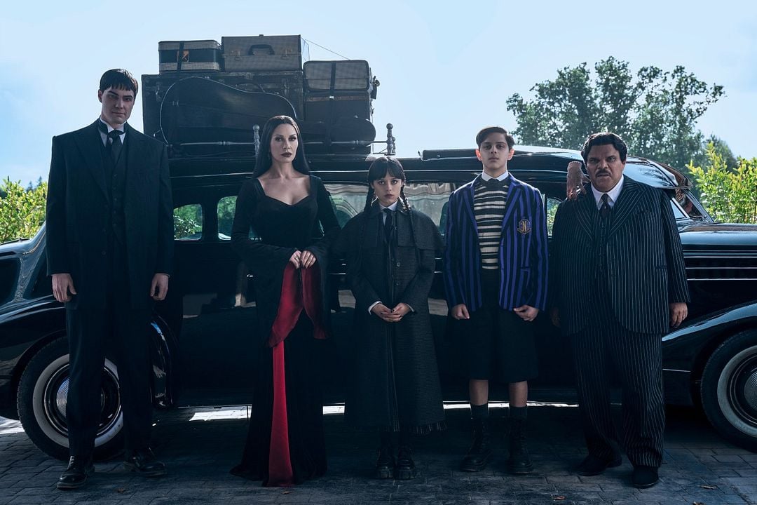 Fotos Isaac Ordonez, Joonas Suotamo, Jenna Ortega, Luis Guzmán, Catherine Zeta-Jones