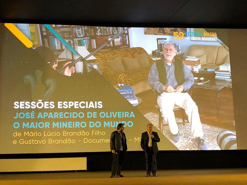 José Aparecido de Oliveira: O Maior Mineiro do Mundo : Revista