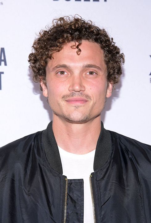 Poster Karl Glusman