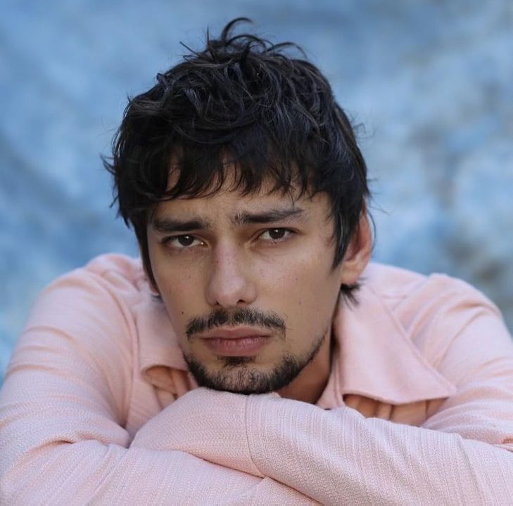 Poster Devon Bostick
