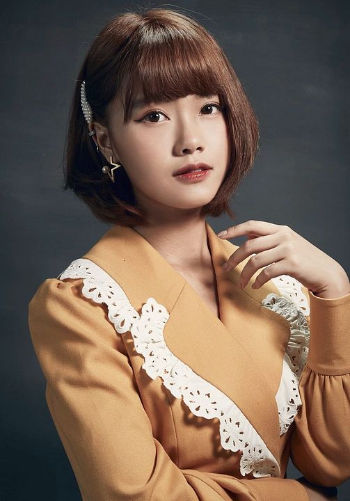 Poster Praewa Suthamphong