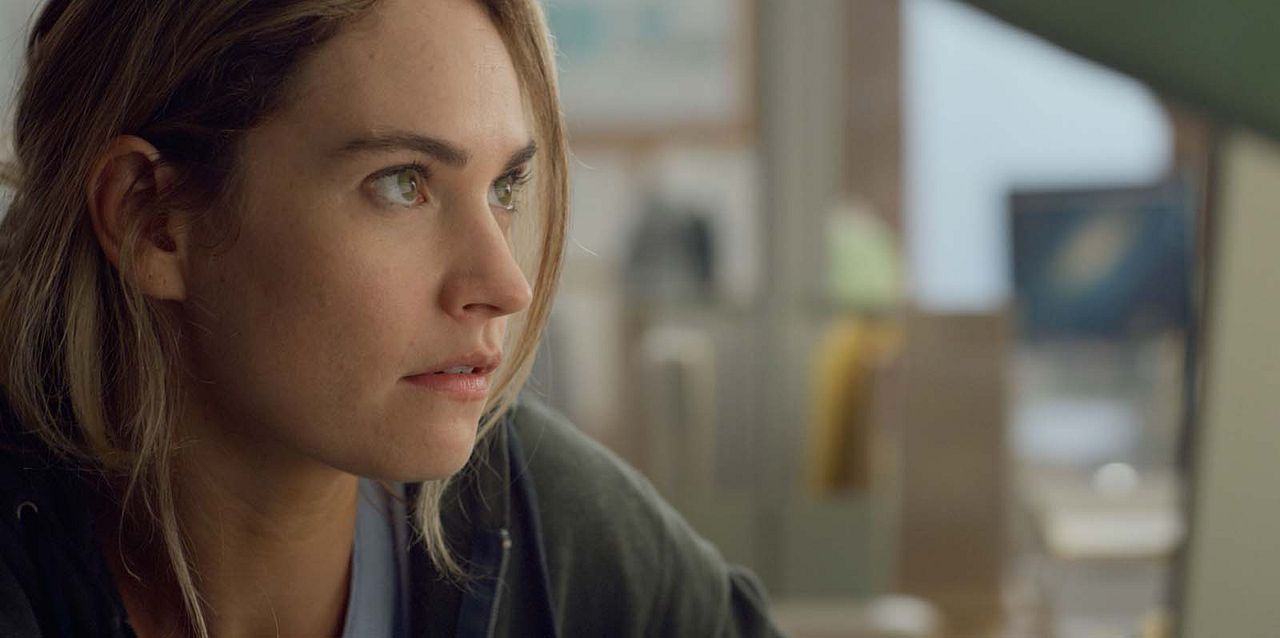 Deu Match: A Rainha De Apps De Namoro : Fotos Lily James