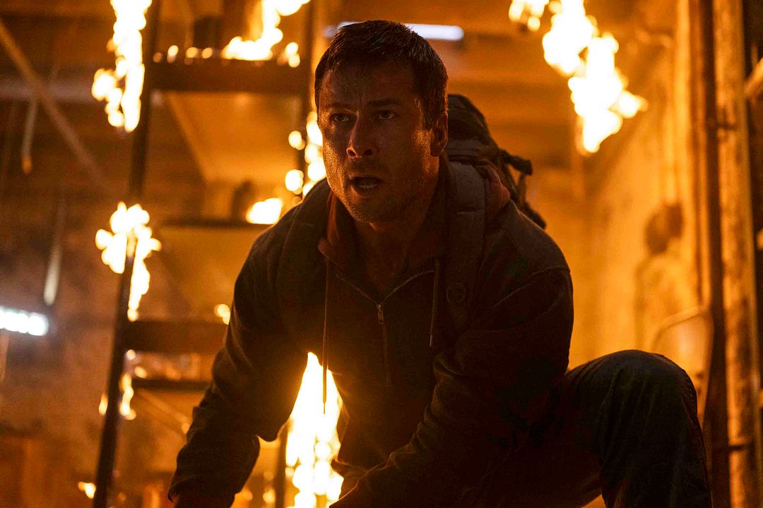 O Sobrevivente : Fotos Glen Powell