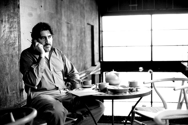 Sobre Café e Cigarros : Fotos Alfred Molina