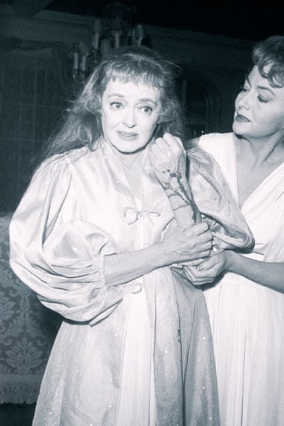 Com a Maldade na Alma : Fotos Olivia de Havilland, Robert Aldrich, Bette Davis