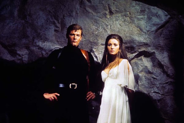 Com 007 Viva e Deixe Morrer : Fotos Jane Seymour, Roger Moore