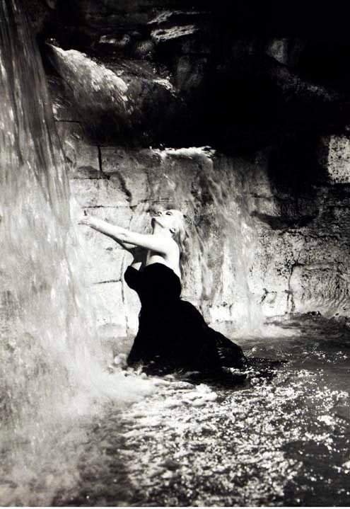 A Doce Vida : Fotos Anita Ekberg, Federico Fellini